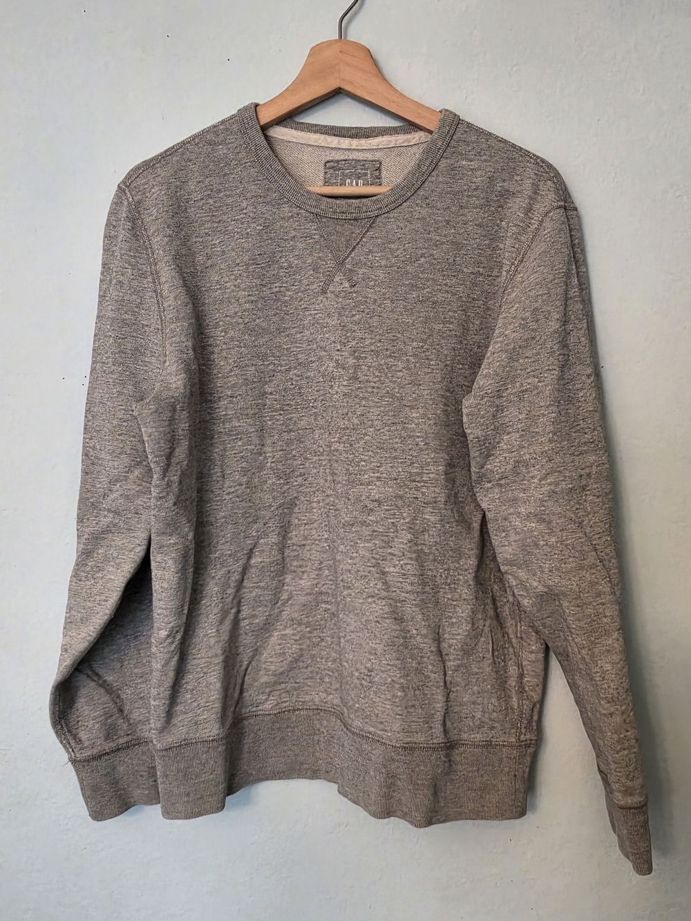 GAP Men's Gray Heather Crewneck Sweater